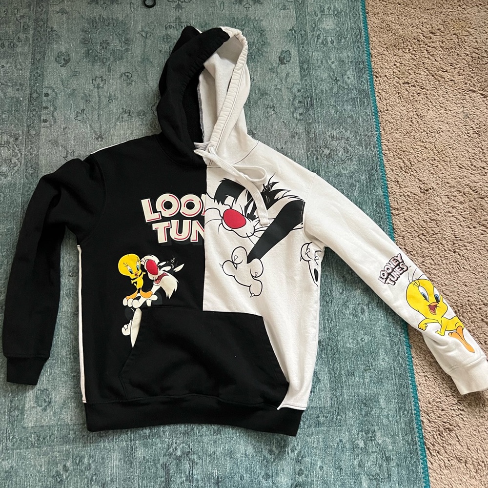 Looney Tunes sweatshirt